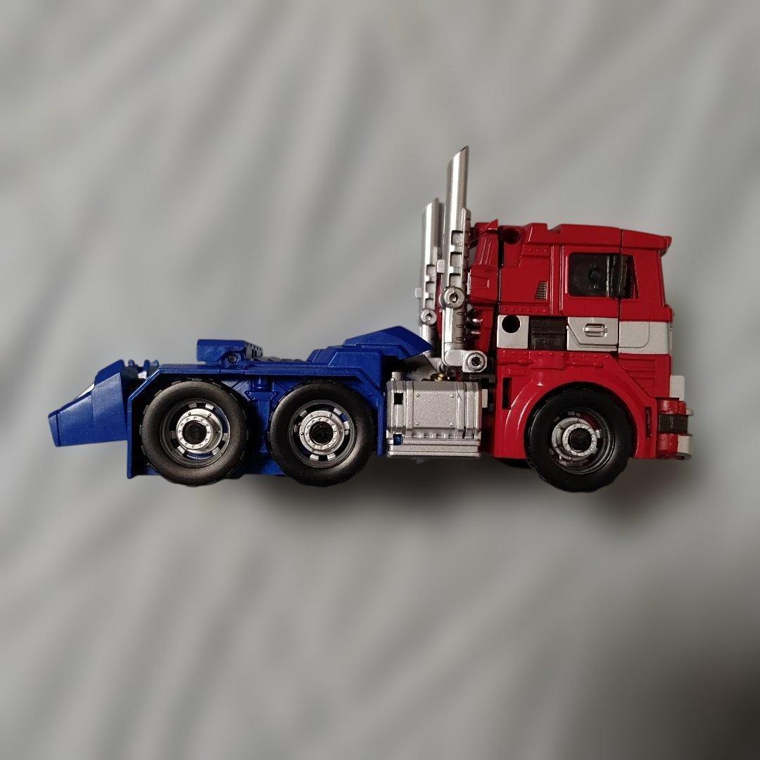 トランスフォーマー　オプティマス似の非正規品　PE-DX10