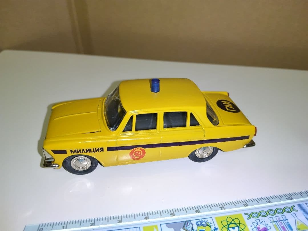 パトカーヴォルガ/CCCP/1/43ミニカー中古品