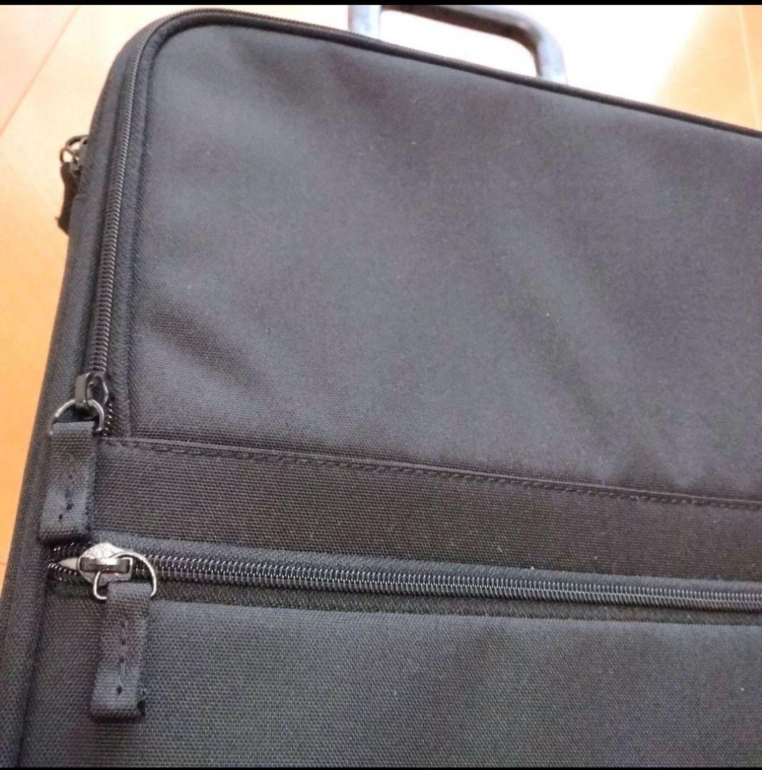 【タグ説明書カギ付き】半分の厚みで収納できるソフトキャリーケースS 36L 黒