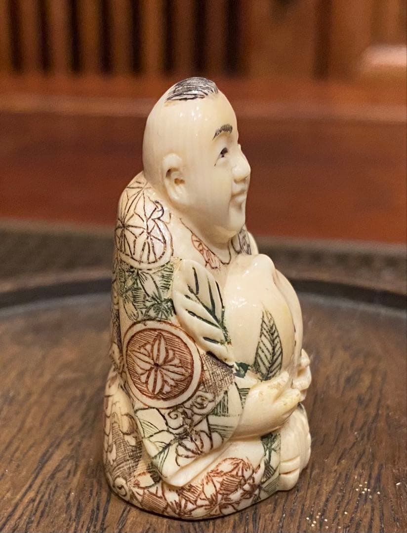 根付　唐子と桃　吉祥彫刻　細密細工　天然素材　ヴィンテージ　レア 台湾茶器