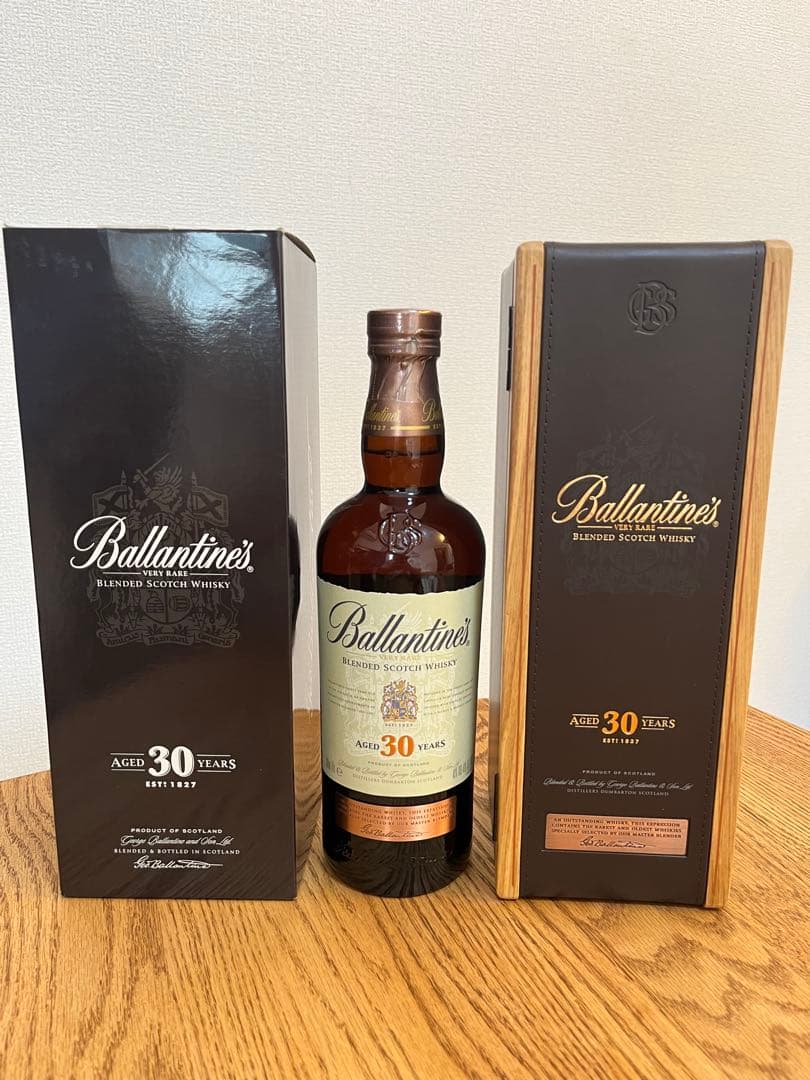 【値下げ中】バランタイン 30年 ベリーレア 700ml 未開封/箱・木箱付き