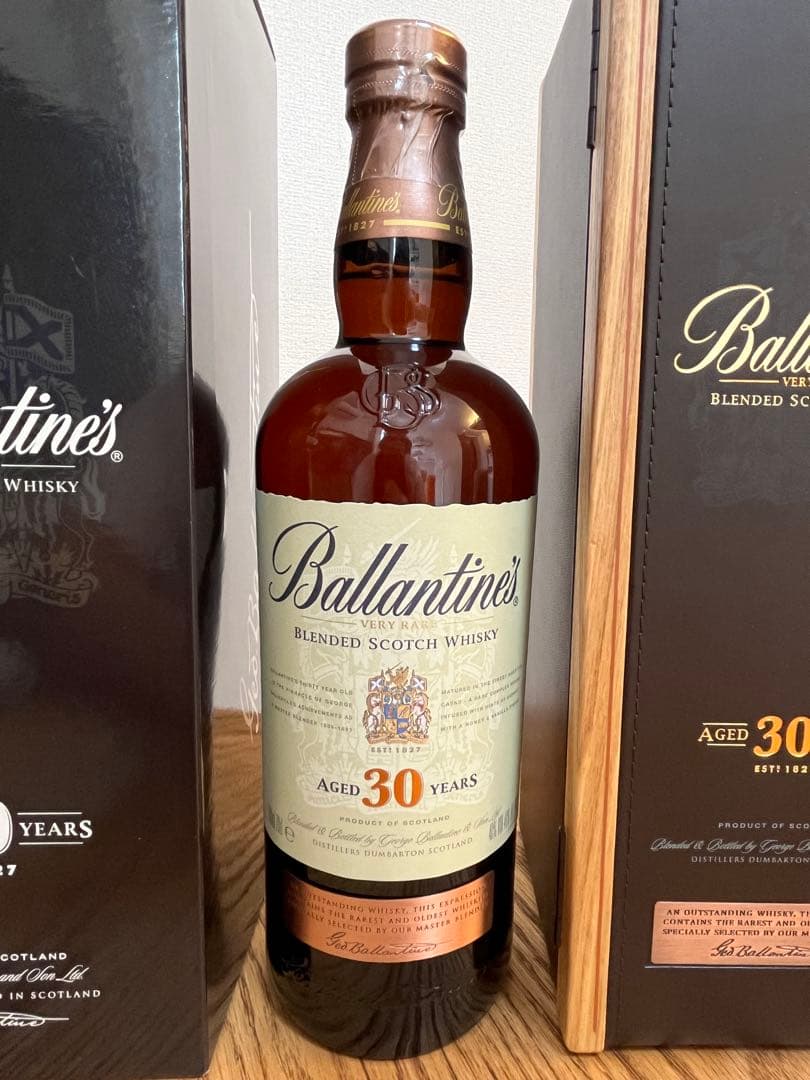 【値下げ中】バランタイン 30年 ベリーレア 700ml 未開封/箱・木箱付き