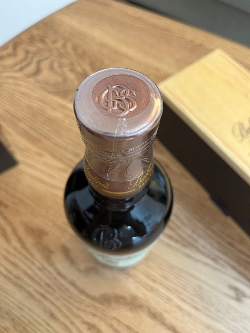 【値下げ中】バランタイン 30年 ベリーレア 700ml 未開封/箱・木箱付き