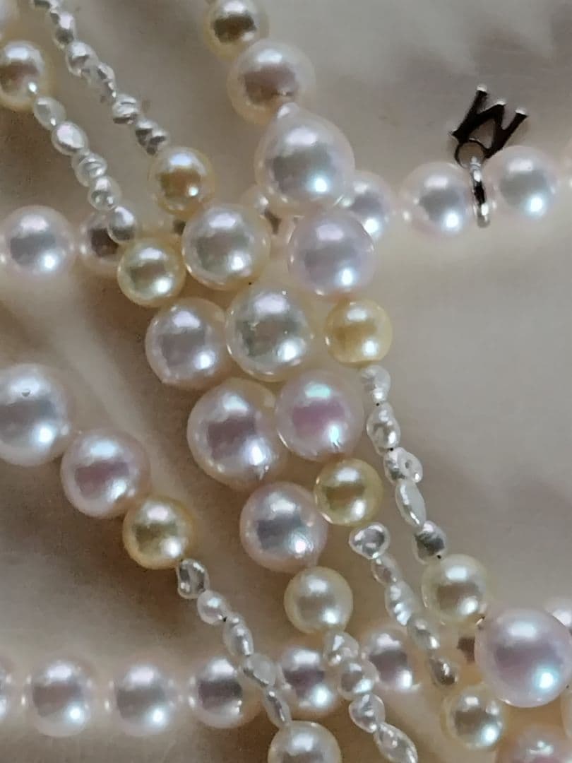 3種類のアコヤ真珠と、あこや芥子パールの、セミロングネックレス
