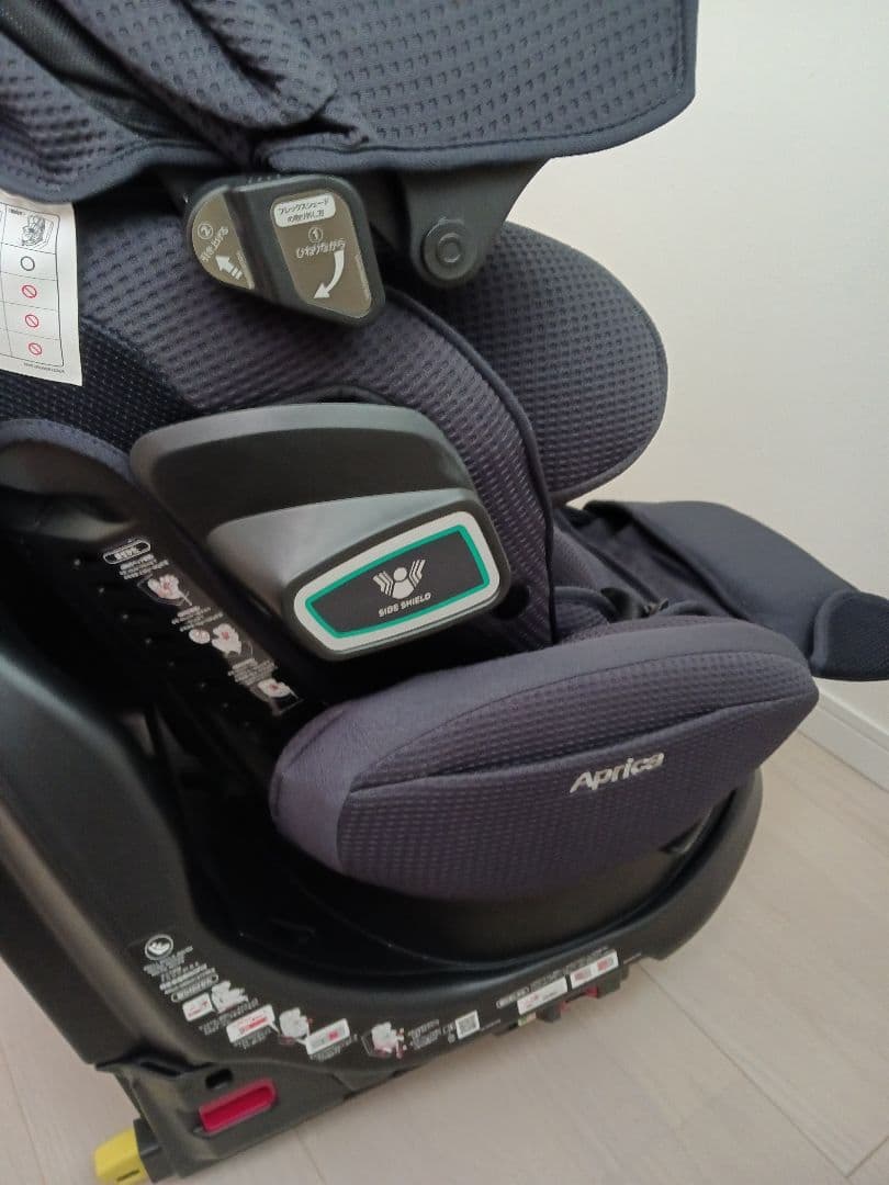 【美品】Aprica 車用チャイルドシート