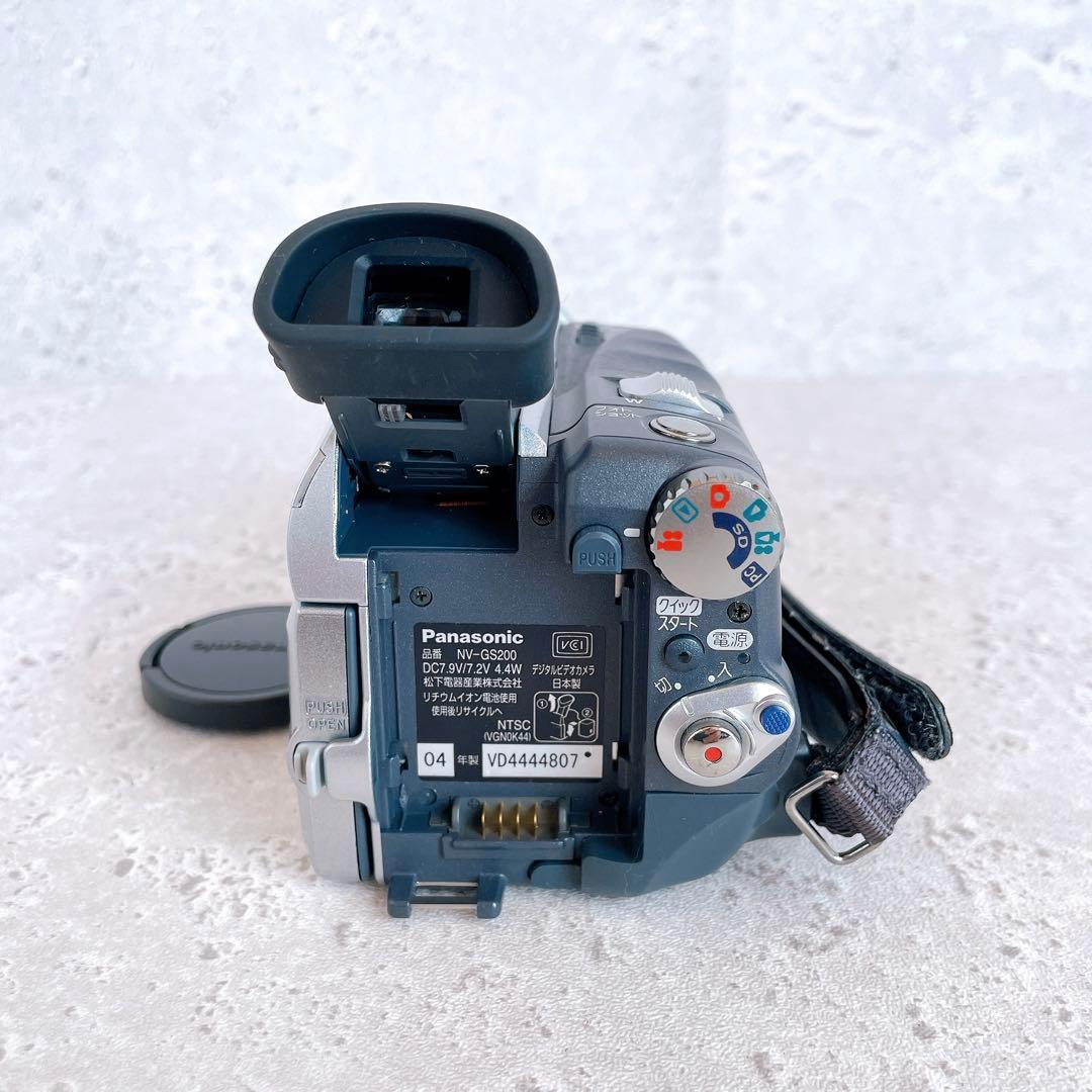美品 パナソニック NV-GS200 デジタルビデオカメラ シルバー