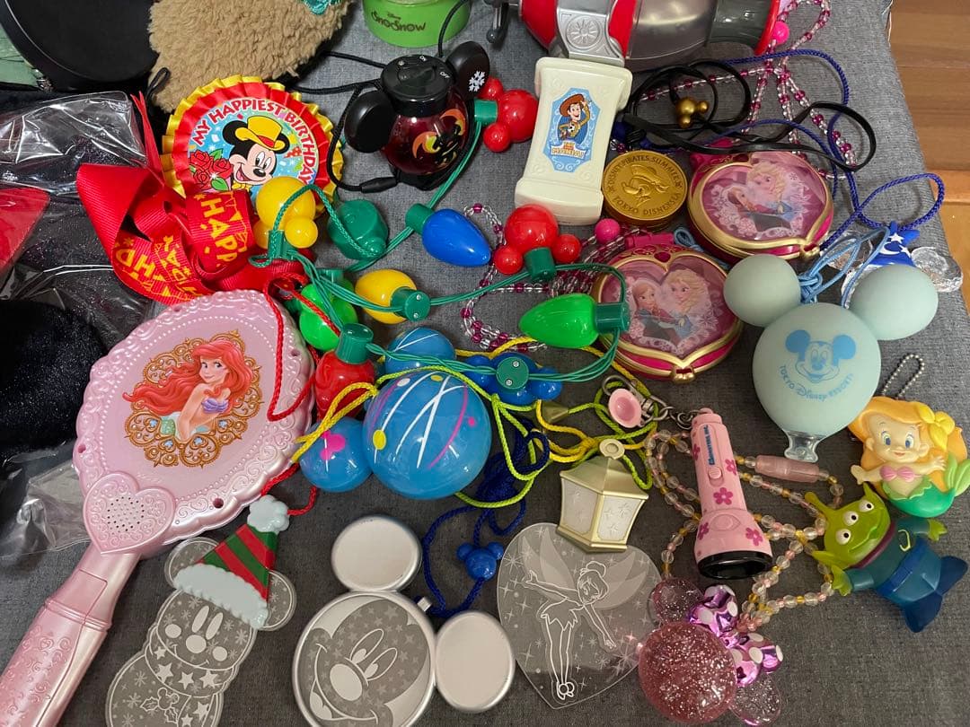 ディズニーおまとめ売り（光るおもちゃ、カチューシャ、帽子など）