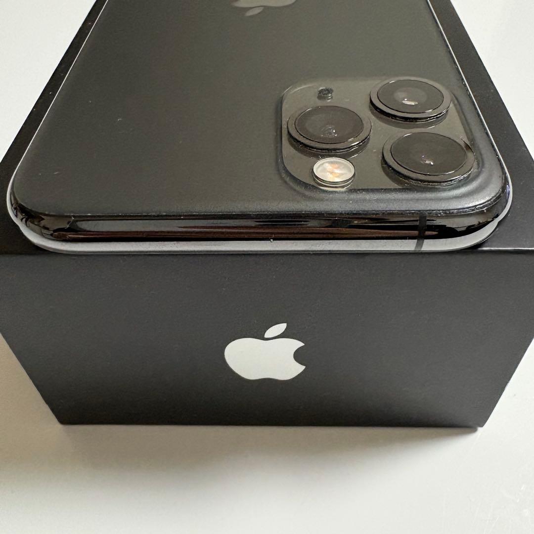 【極美品】iPhone 11 Pro 本体 256GB SIMフリー