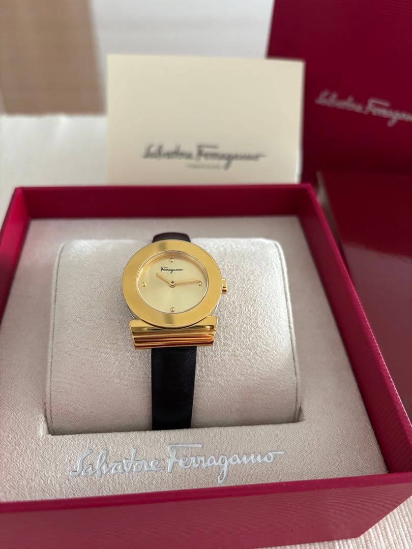 【美品】Salvatore Ferragamo フェラガモ腕時計