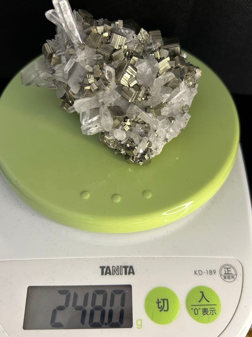 残り1点品‼️高品質✨パイライトとクリスタル共生　　　クラスター透明台座付き