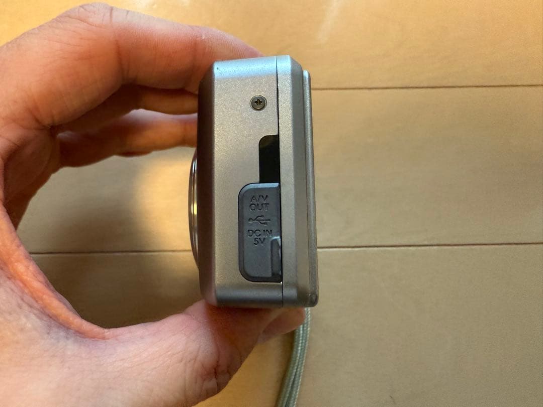 FinePixF31fd メモリーカード1GB 純正専用ケース付き