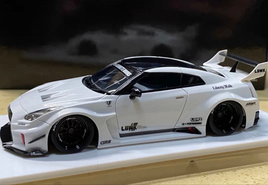 アイドロン　LBWK make up GTR R35