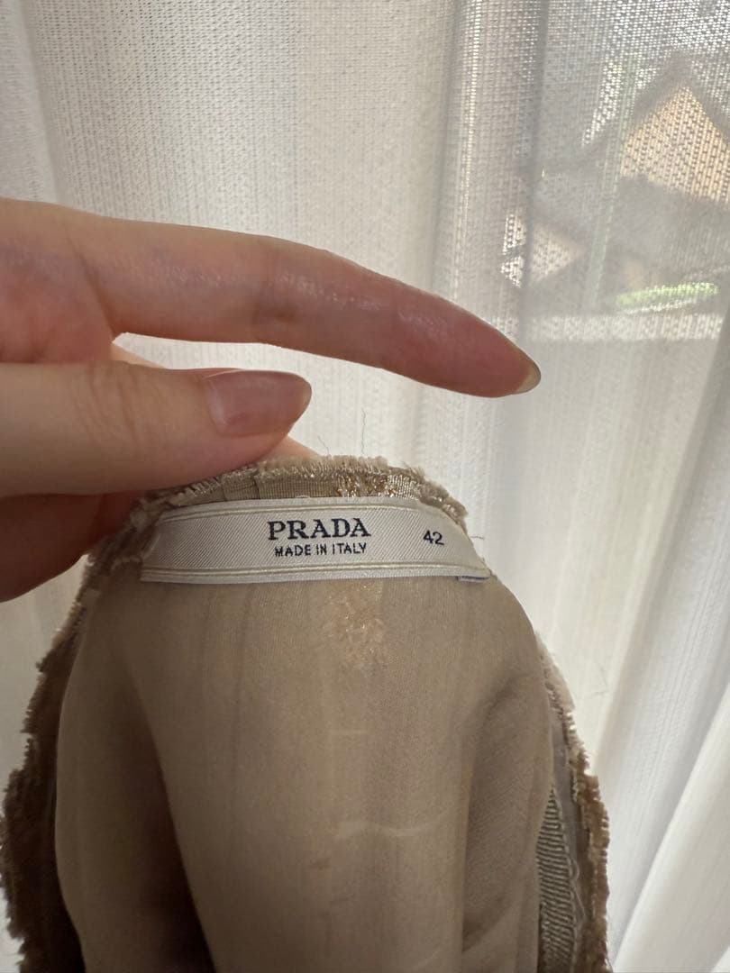【人気】PRADA プラダ プリーツスカート ベージュ ゴールド刺繍42サイズ
