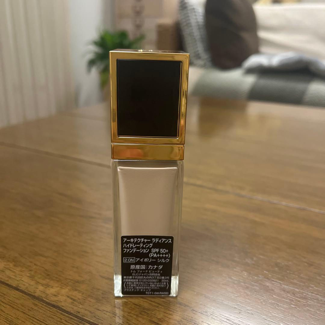 トムフォード アーキテクチャーラディアンスハイドレーティングファンデーション
