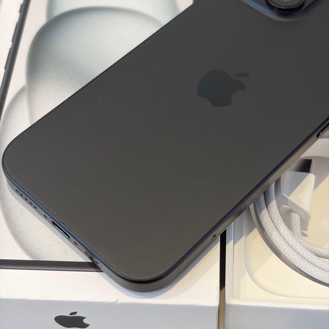 【早い者勝ち】iPhone 15 ブラック 128GB本体 SIMフリー
