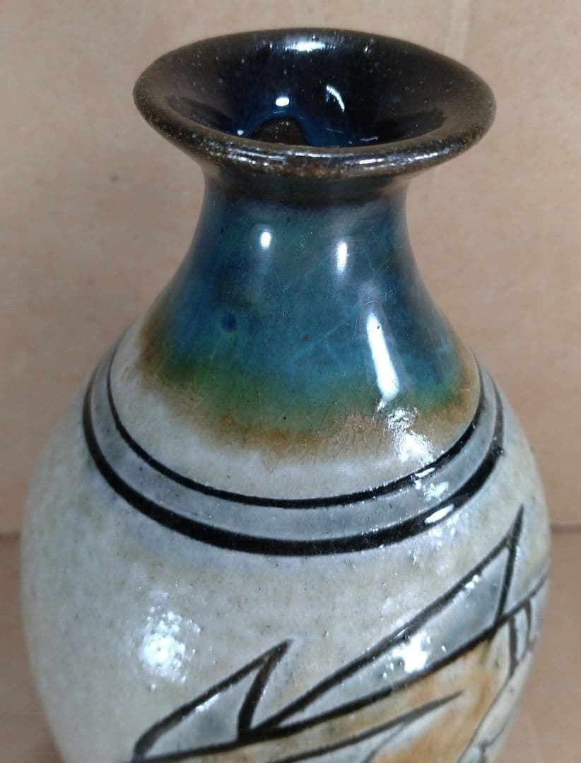 【本物保証】金城次郎 壷屋焼 徳利(魚紋) 共箱 栞 人間国宝 壺屋焼 美品