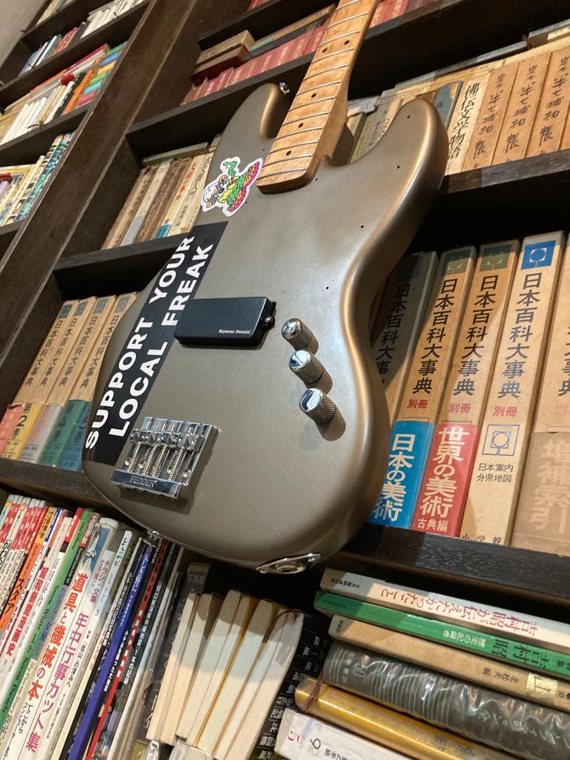 ベース squier by fender jazz bass flea custom