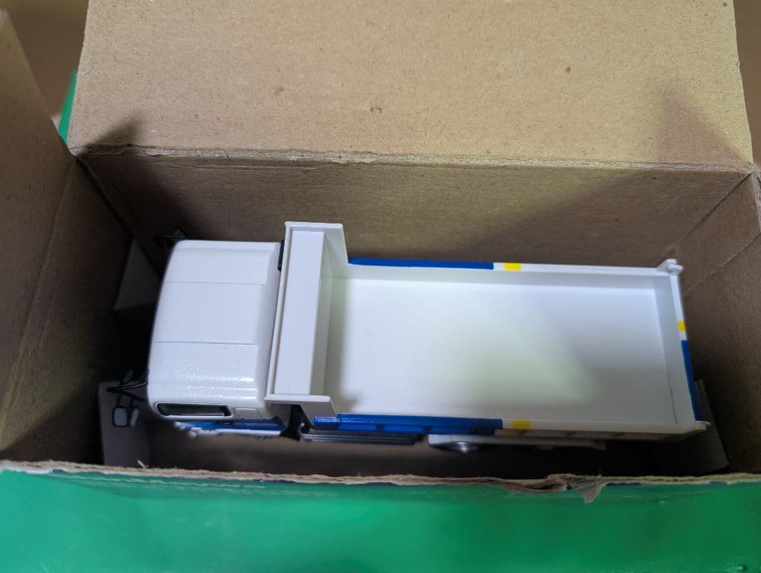 新明和 10トンリアダンプ 1/43 DRS11-02SB