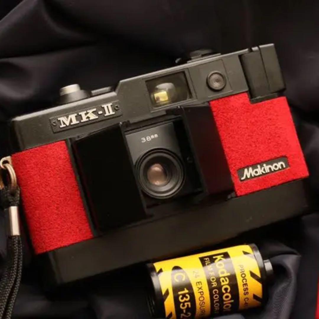 Makinon MK-II マキナ 奇抜デザイン 観音開き 赤ビロード #147