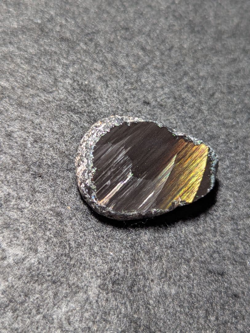 ※特級品【研磨品】十勝石玲瓏　北海道産レインボーオブシディアン　十勝石　玲瓏石