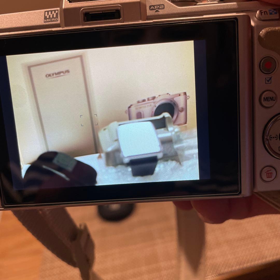 OLYMPUS PEN E-PL8 ダブルズームキット ホワイト