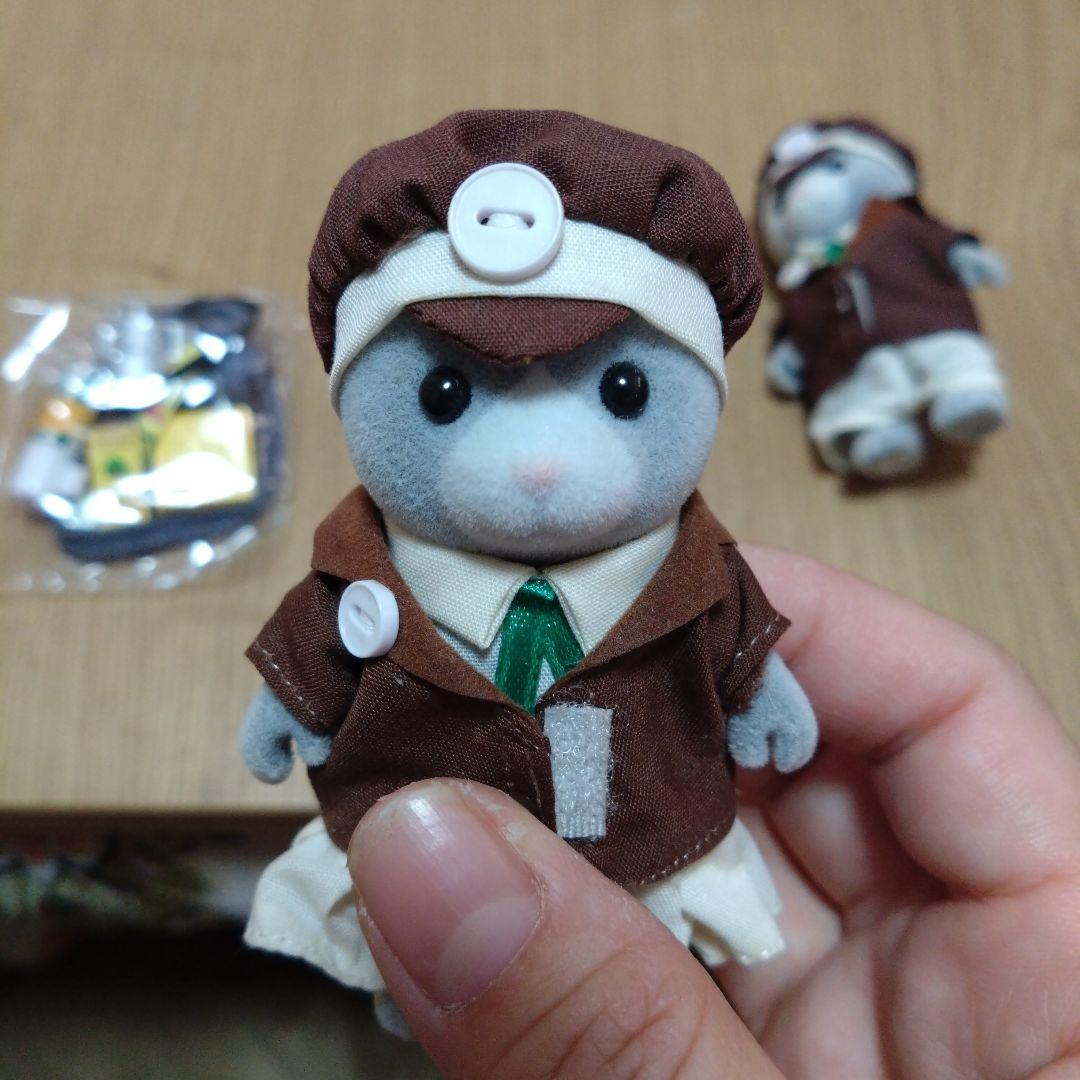 シルバニアファミリー　グレークマのバスの運転手＆車掌さん