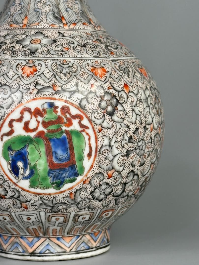 中国美術　 清朝　清時代　大清乾隆年製款　墨彩粉彩龍紋花瓶　華道具　唐物　古物