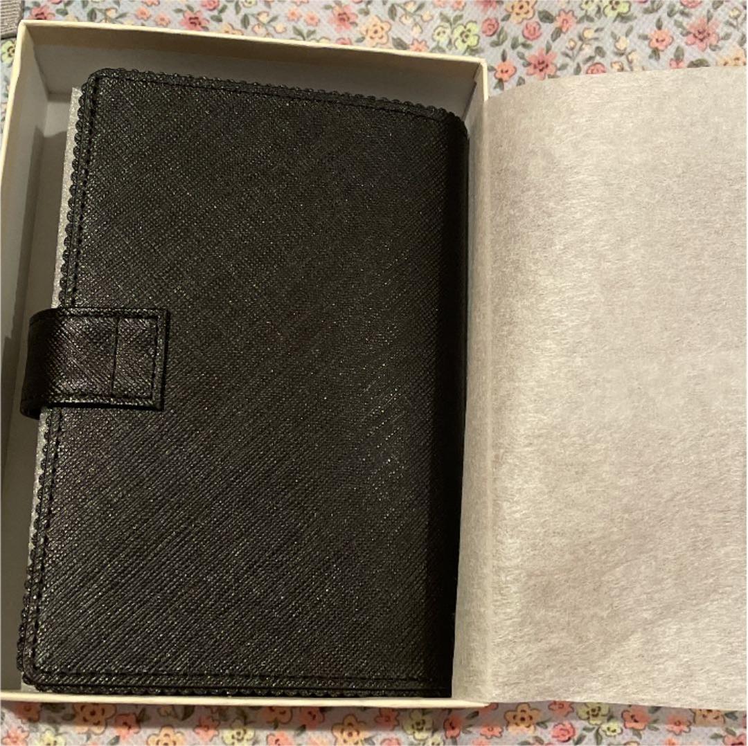 サマンサタバサ パスポートケース ブラック