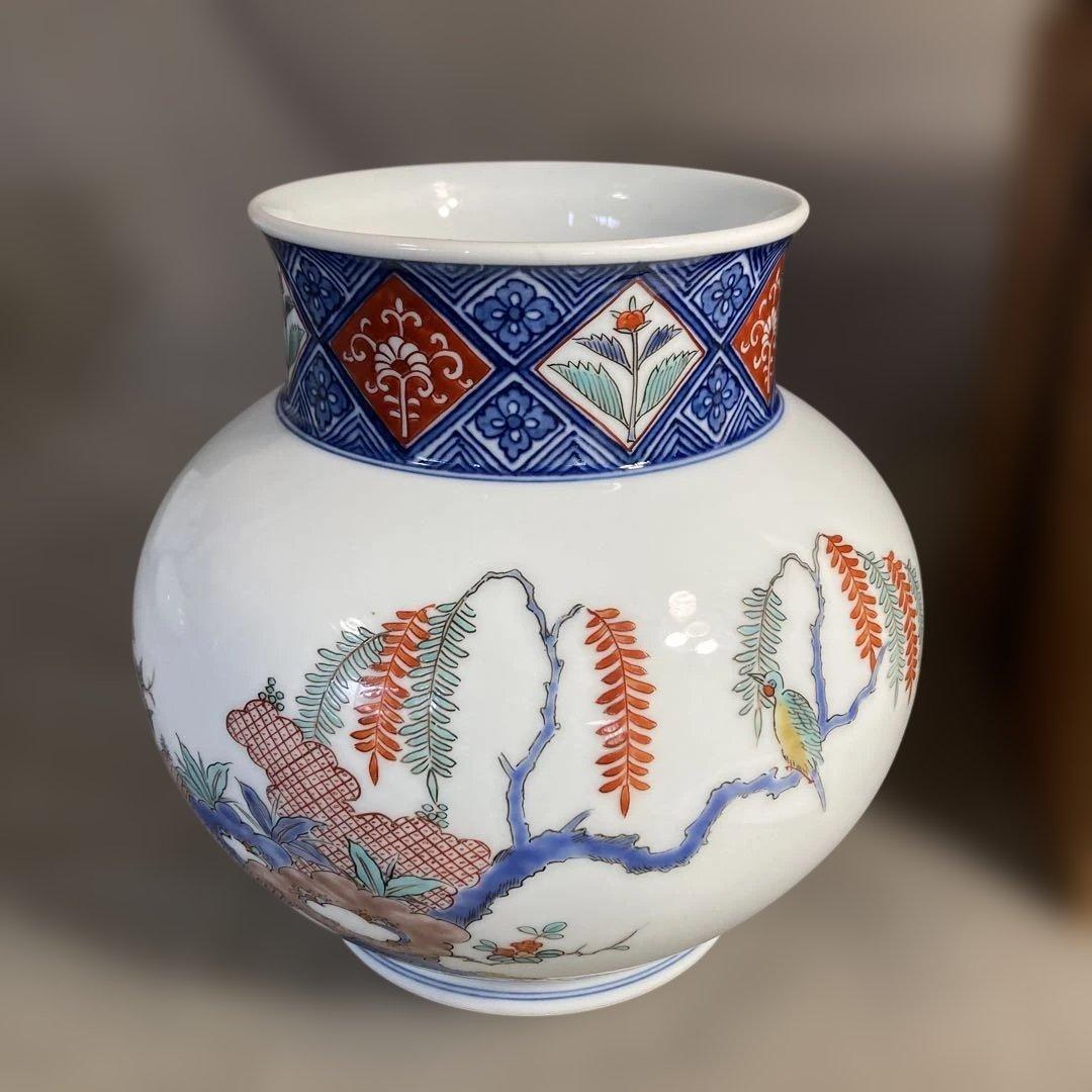 【柿右衛門】赤絵の伝統　日本の名窯　角福　柿右衛門作　錦岩柳小鳥文　花瓶