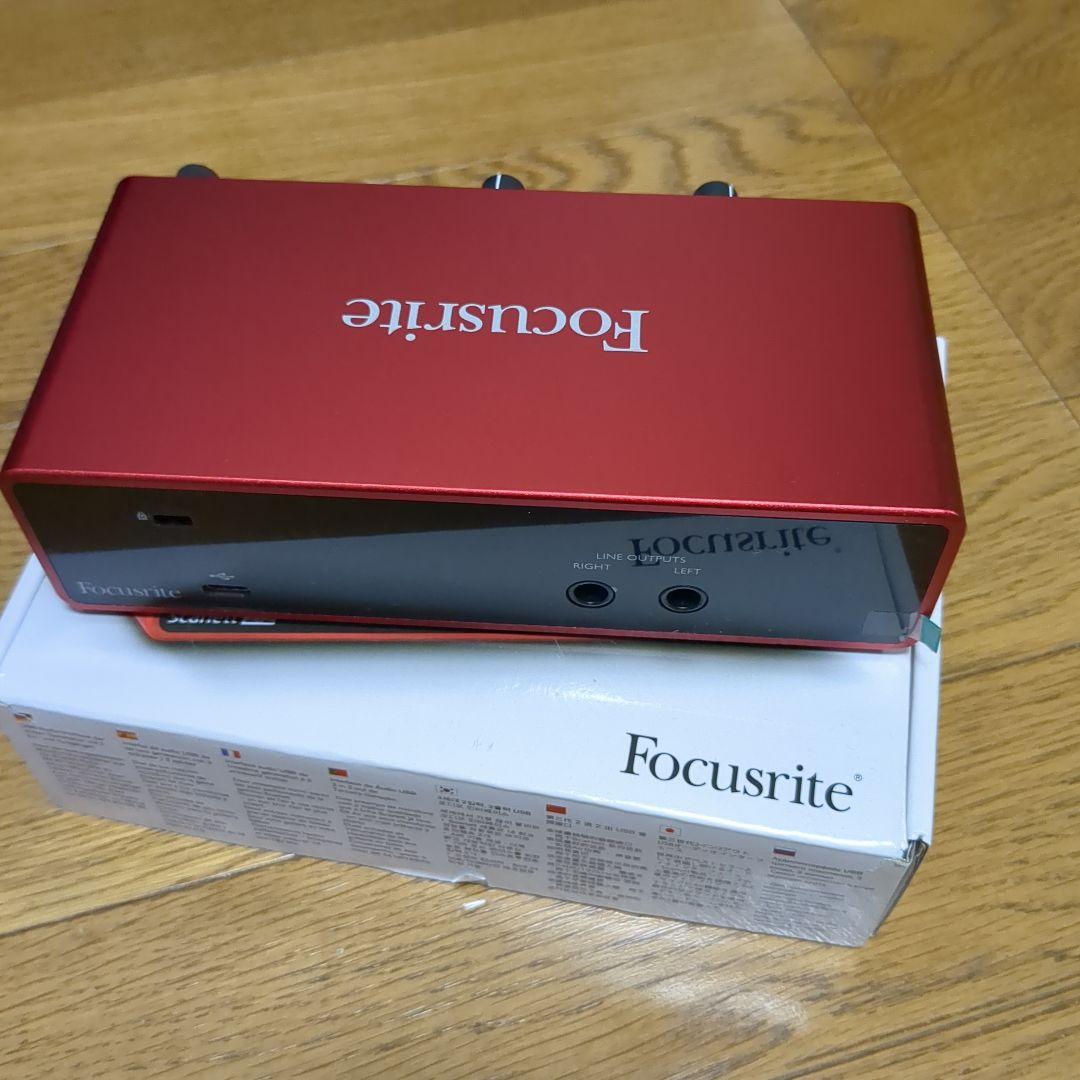 Focusrite Scarlett 2i2 オーディオインターフェース
