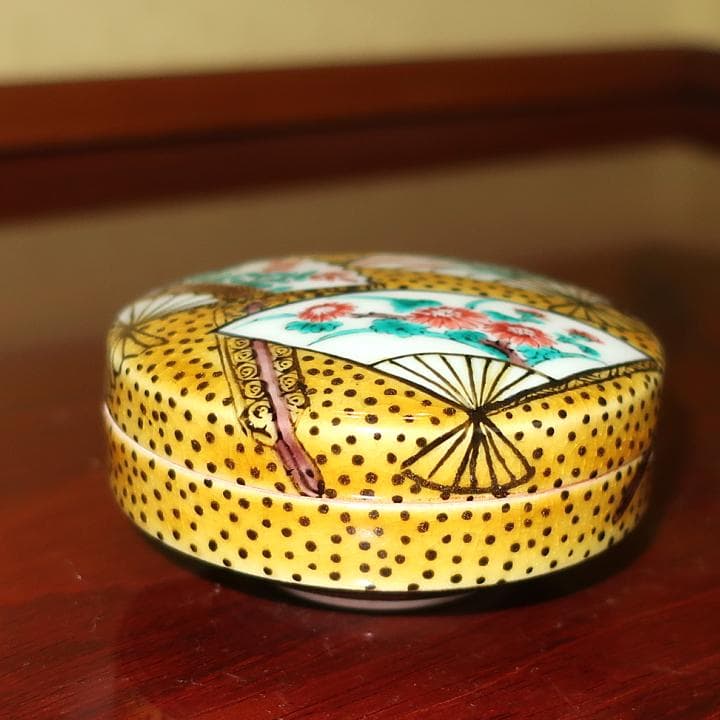 茶道具　九谷焼　香合　三ツ井為吉　吉田屋色絵扇面