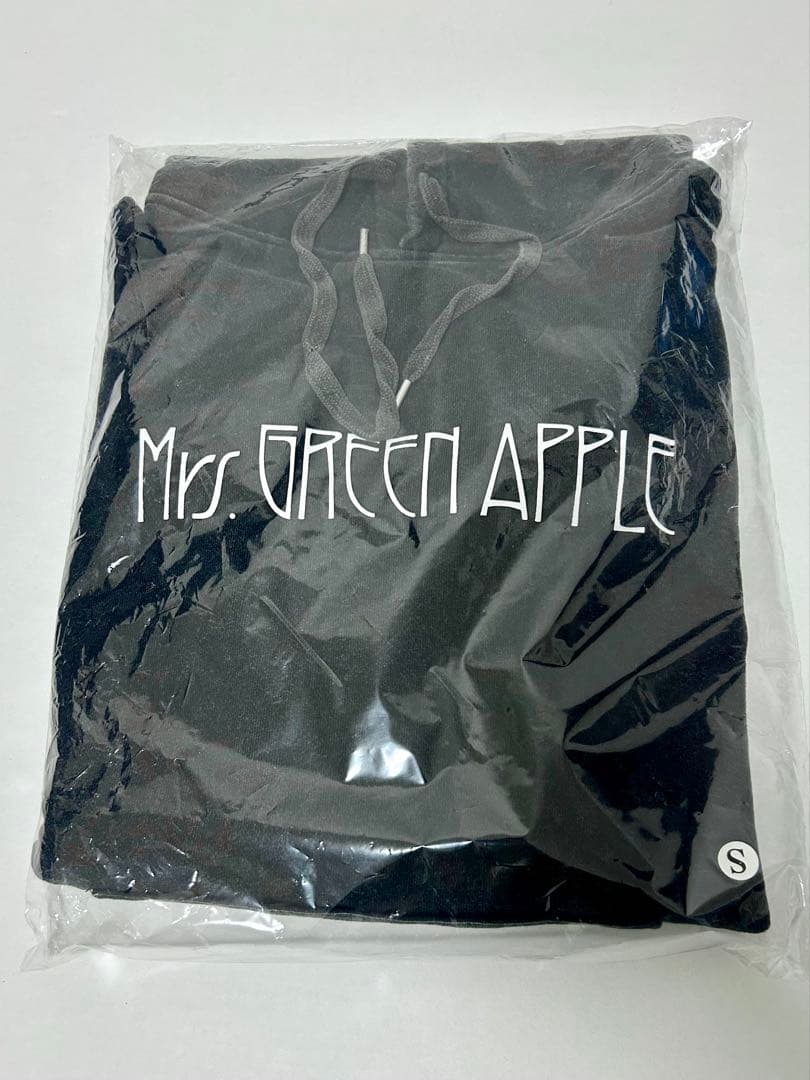 新品未開封　おまけ付き　Mrs. GREEN APPLEミセス Sサイズパーカー