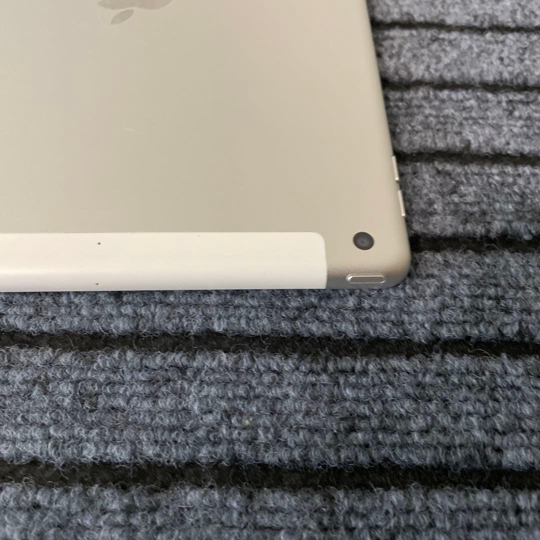 103 iPad 8世代 32GB SIMフリー シルバー