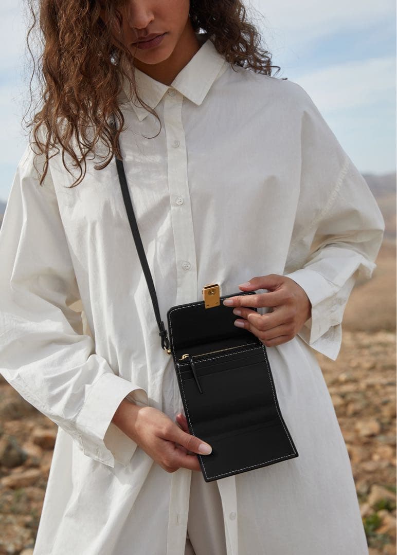 【POLÈNE】Numéro Sept　クロスボディウォレット