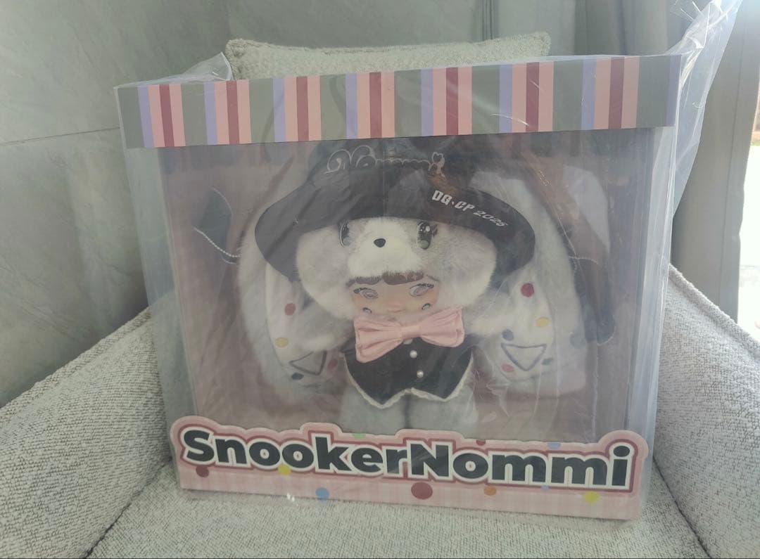 Nommi 400% Snooker限定ぬいぐるみ