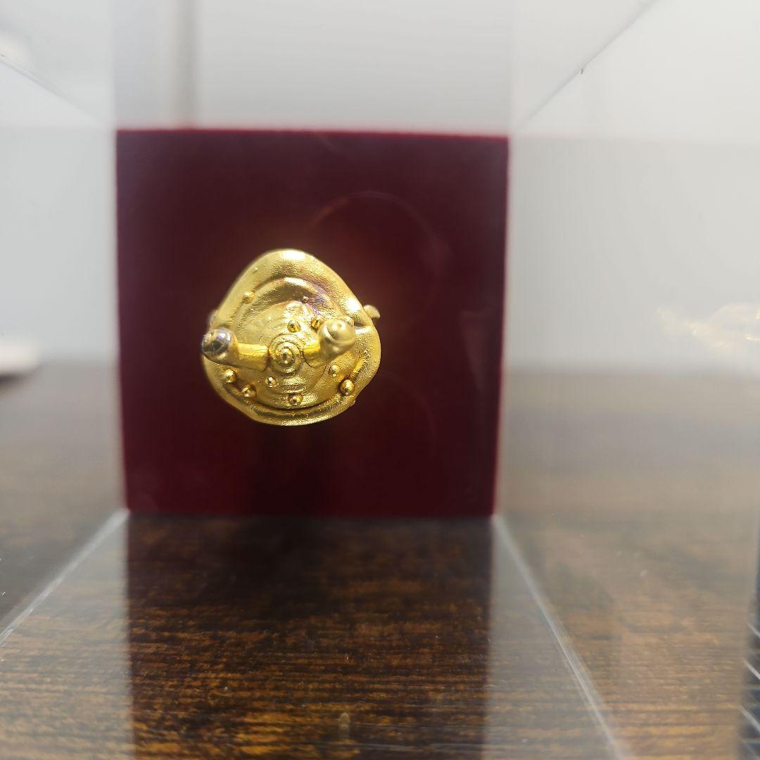 【２4金】 カネゴン　黄金フィギュア　専用ケース有り　©円谷プロ