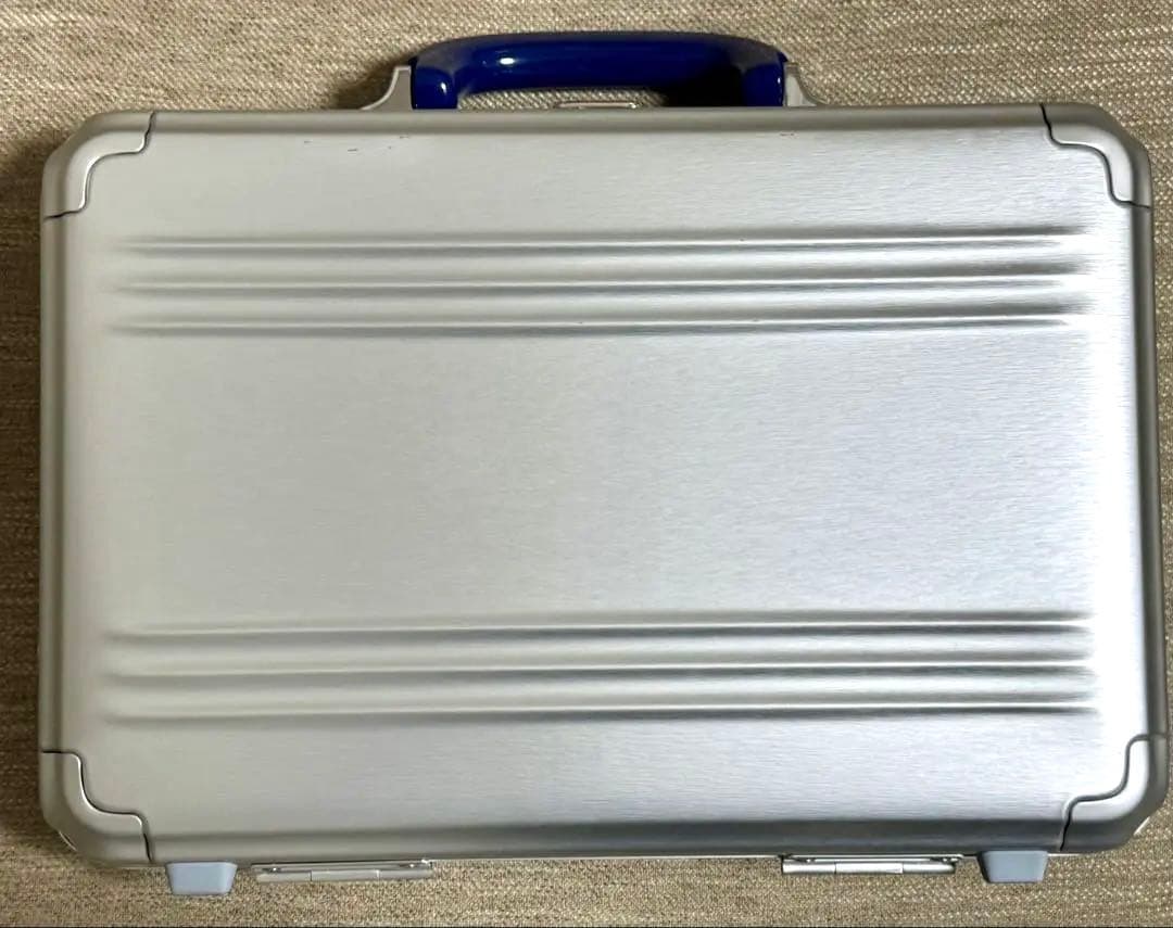 ゼロハリバートン アタッシュケース アルミ A4対応 9.5L 94211