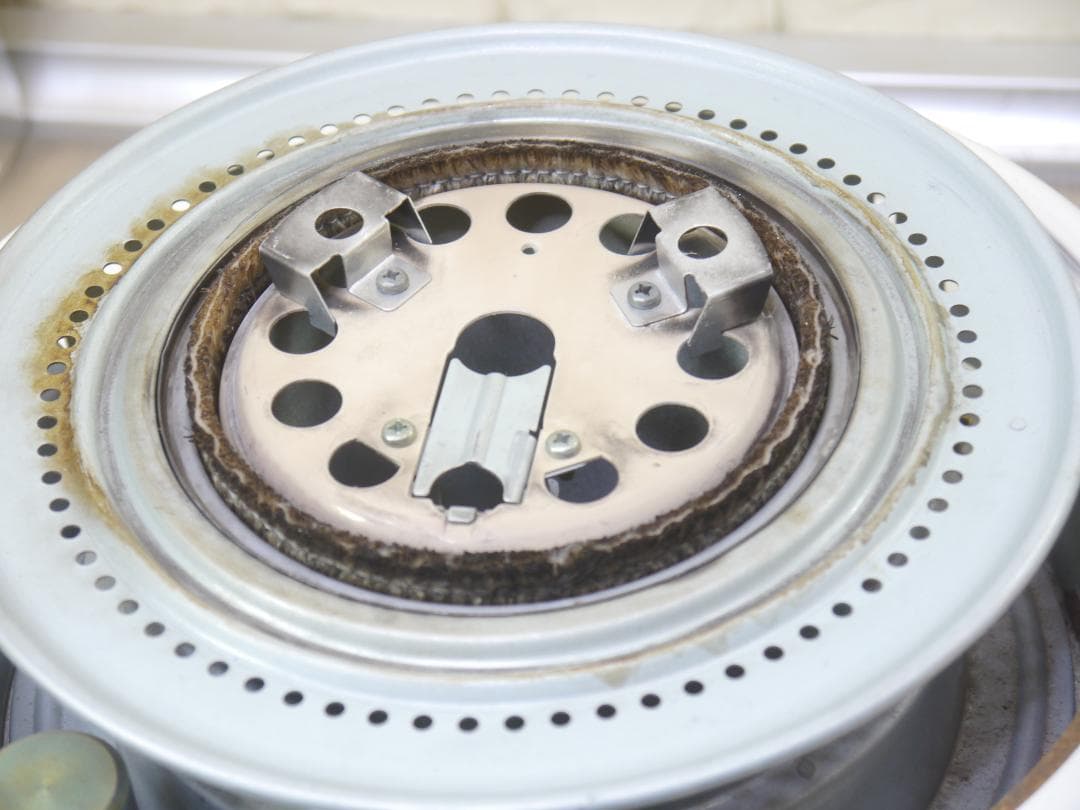 2013 ホワイト 石油ストーブ 安全ガード付き