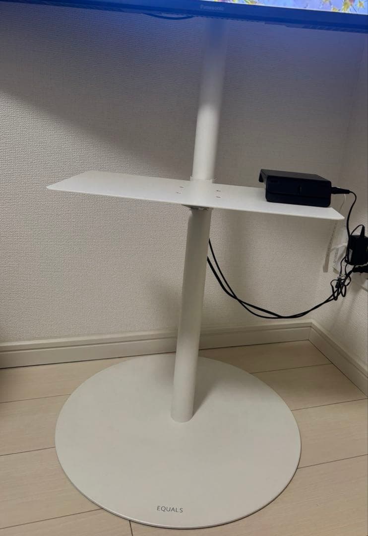 EQUALS anata IRO ホワイト　テレビ台