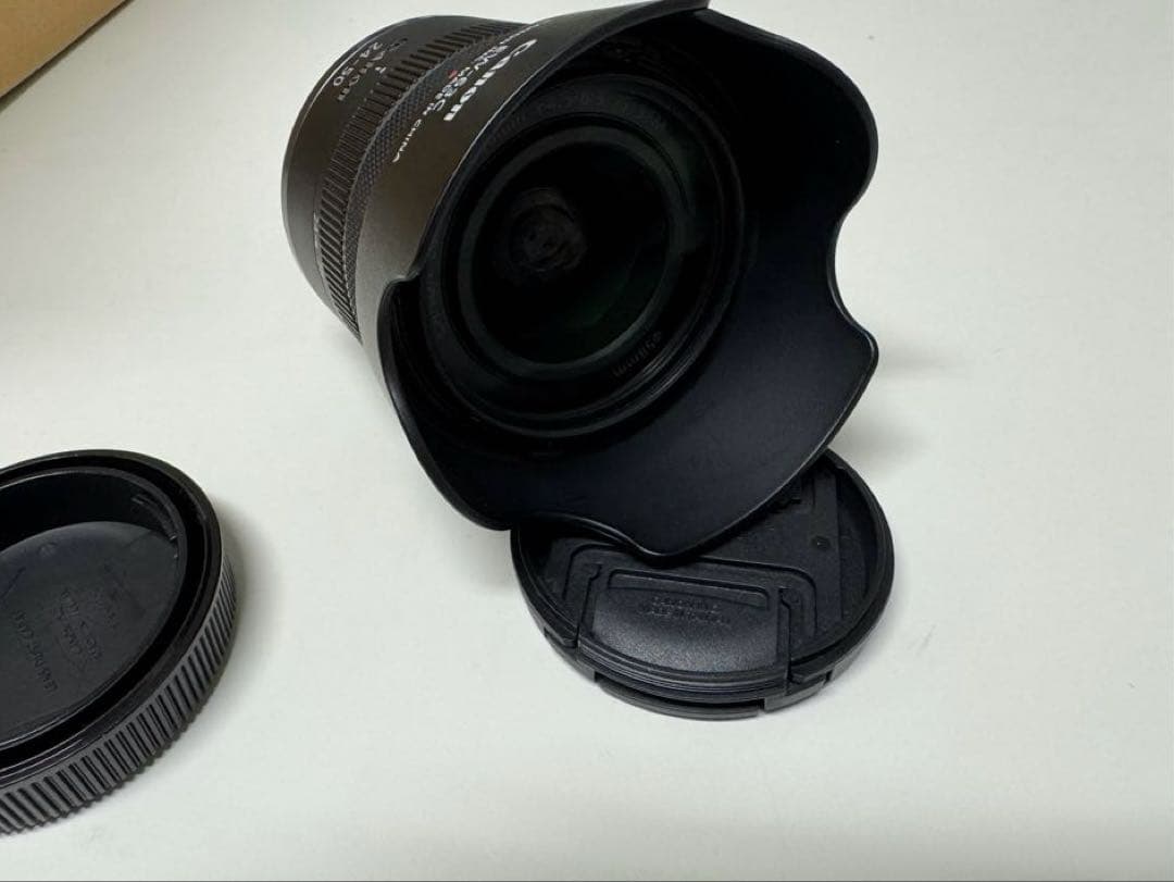 CanonRF24-50mm f4.5-6.3 IS STM フードフィルター付