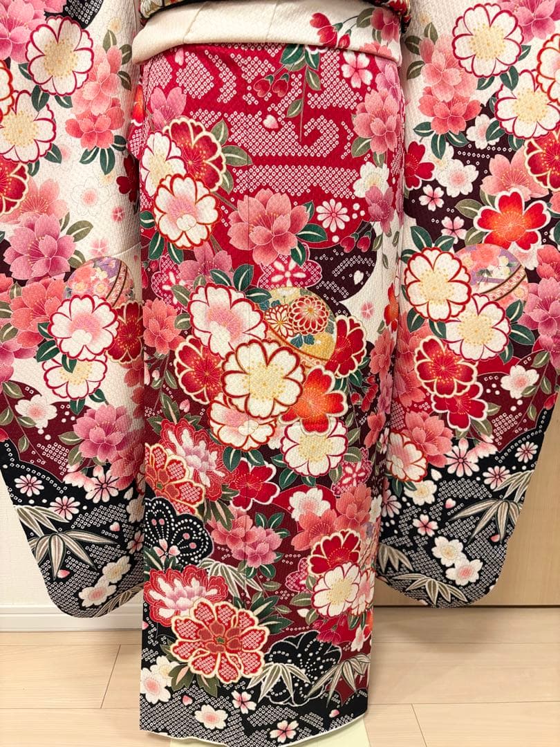 振袖セット 絞り風 白 赤 黒 花柄 MH2512143