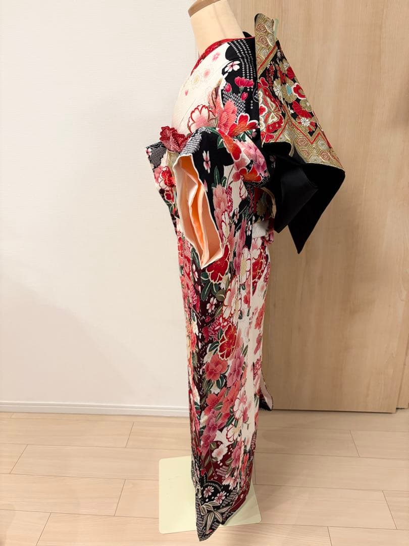 振袖セット 絞り風 白 赤 黒 花柄 MH2512143