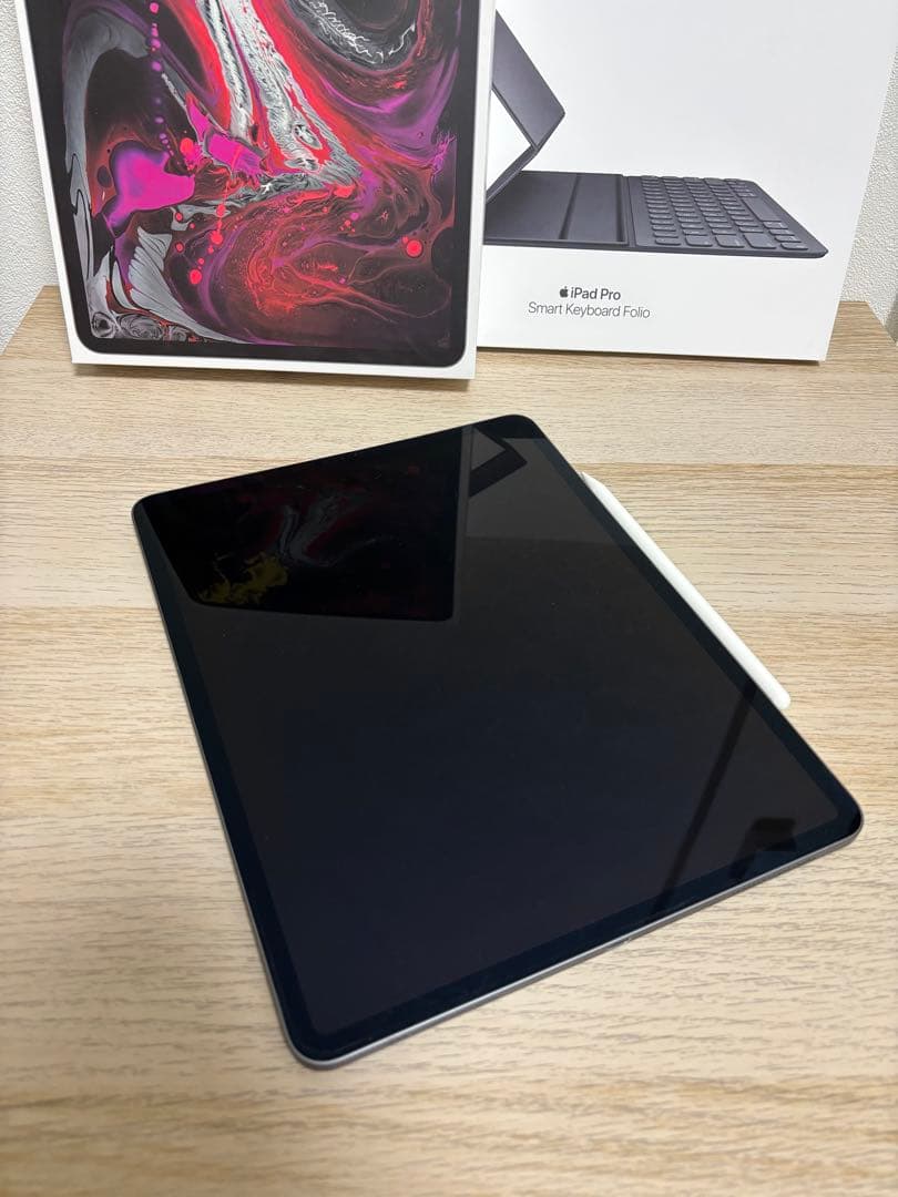 iPad Pro 12.9インチ（第3世代）+ 純正ペン + 純正キーボード