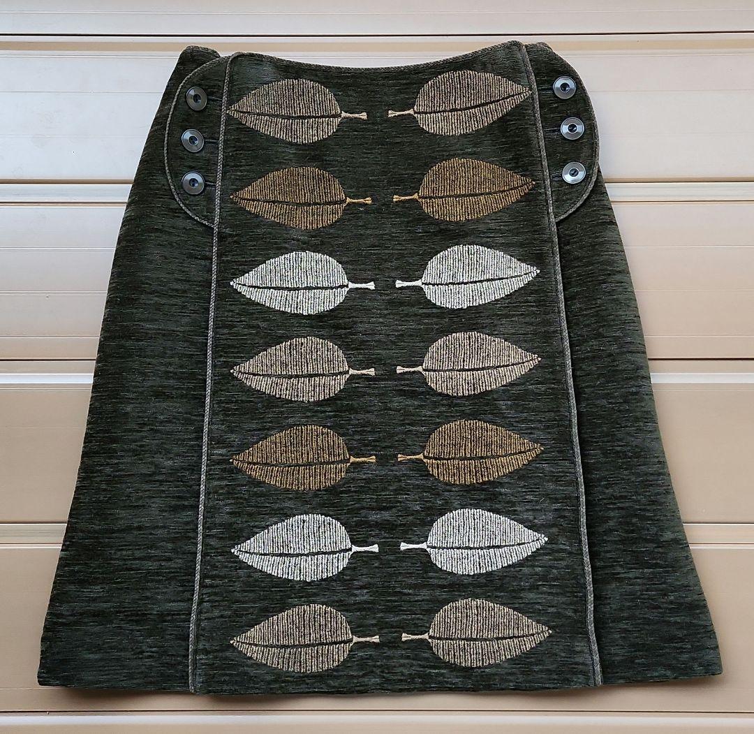 mina perhonen 葉っぱの刺繍 スカート