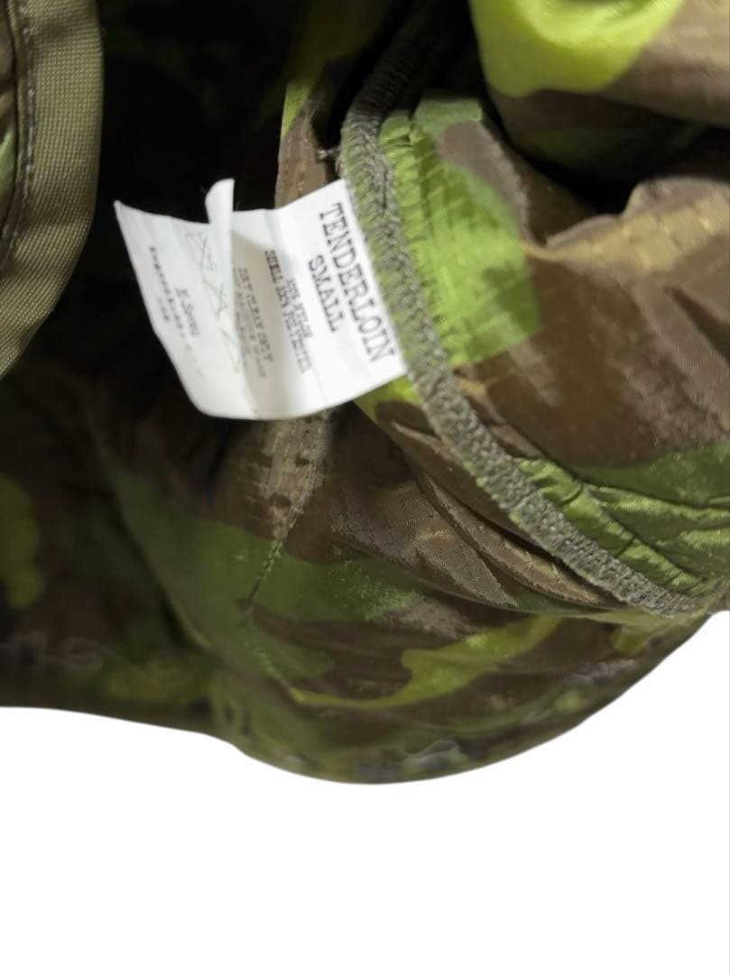 トップス TENDERLOIN NYLON SOUVENIR VEST CAMO
