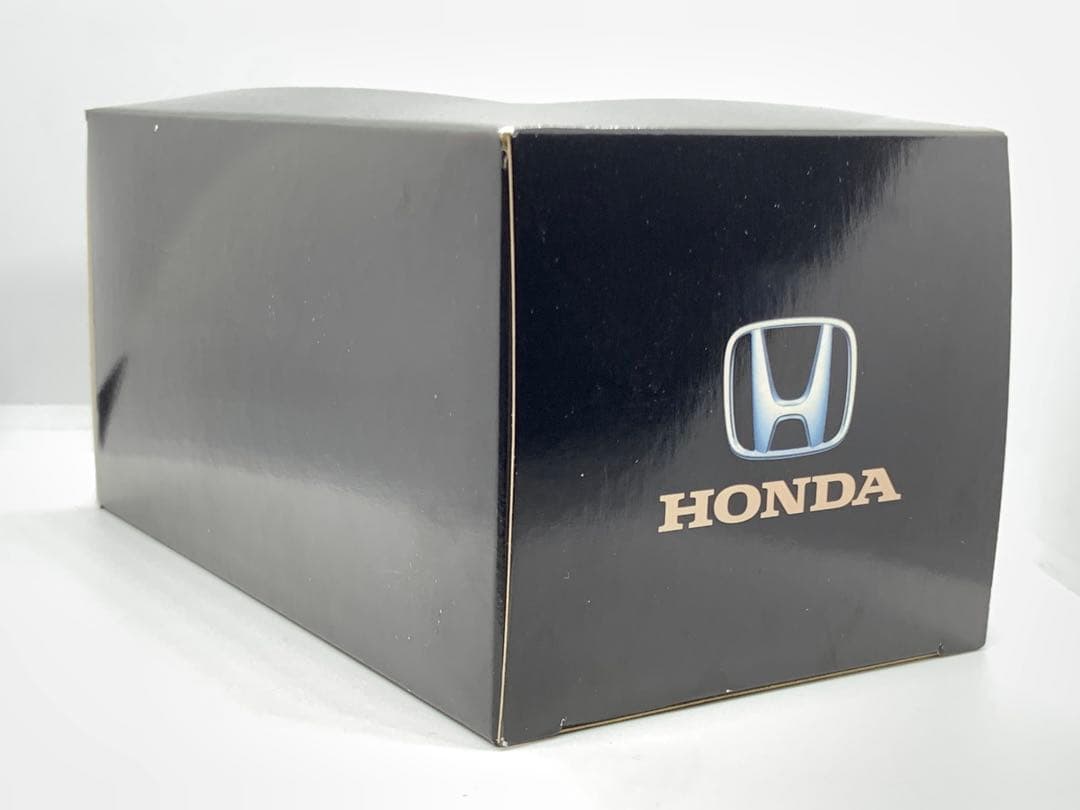 ホンダ　フィット　GR型　サンライトホワイトパール　カラーサンプル　1/43