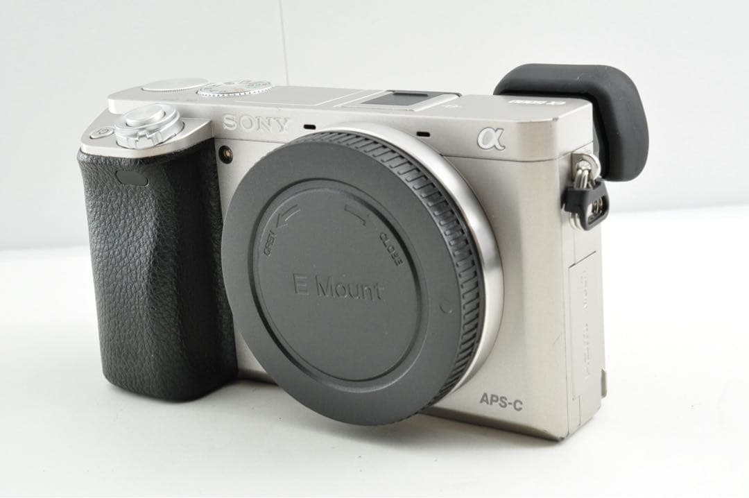 美品　SONY α6000 ソニー ミラーレス一眼