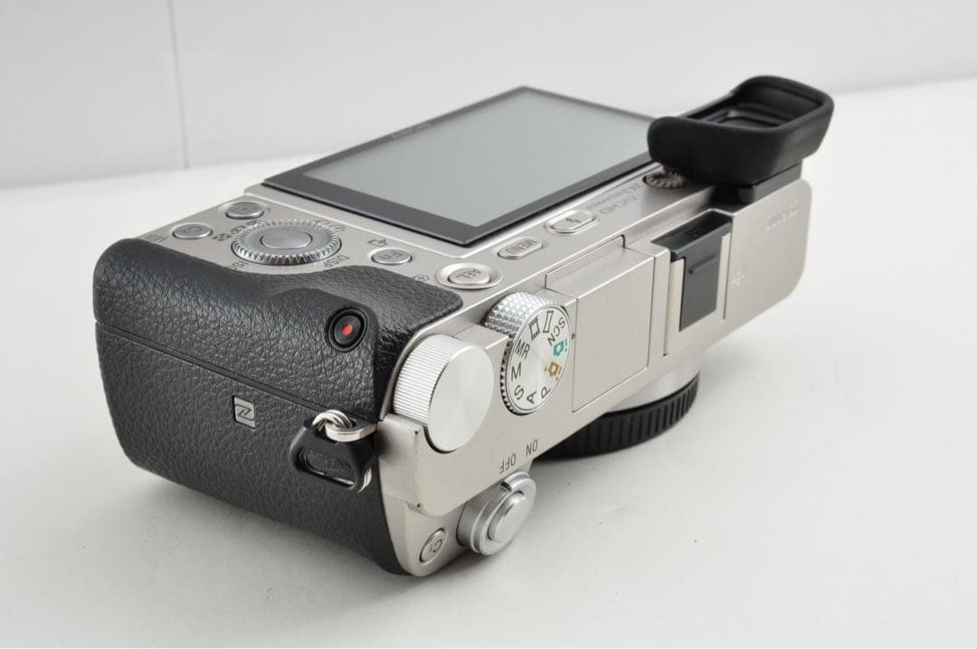 美品　SONY α6000 ソニー ミラーレス一眼