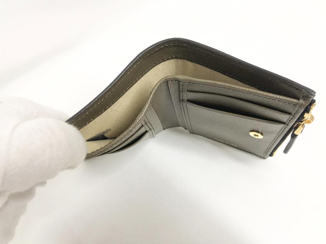 ○★新品未使用　MARNI (マルニ)　二つ折り財布　ダスティオリーブ