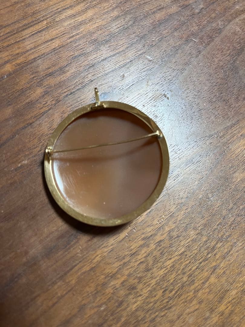 花模様カメオ ブローチ（ペンダントトップにもなります）